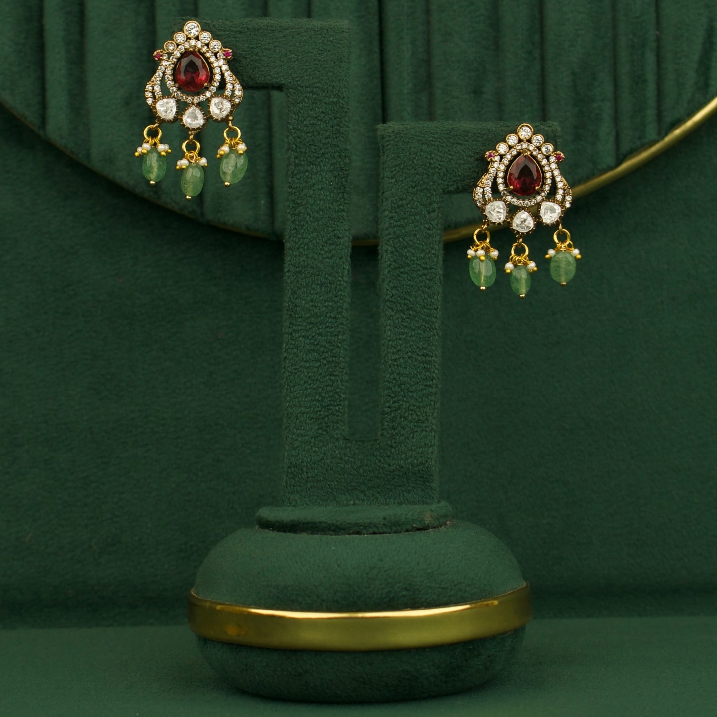 Classic Victorian Finishing Nanthad Necklace With Earring