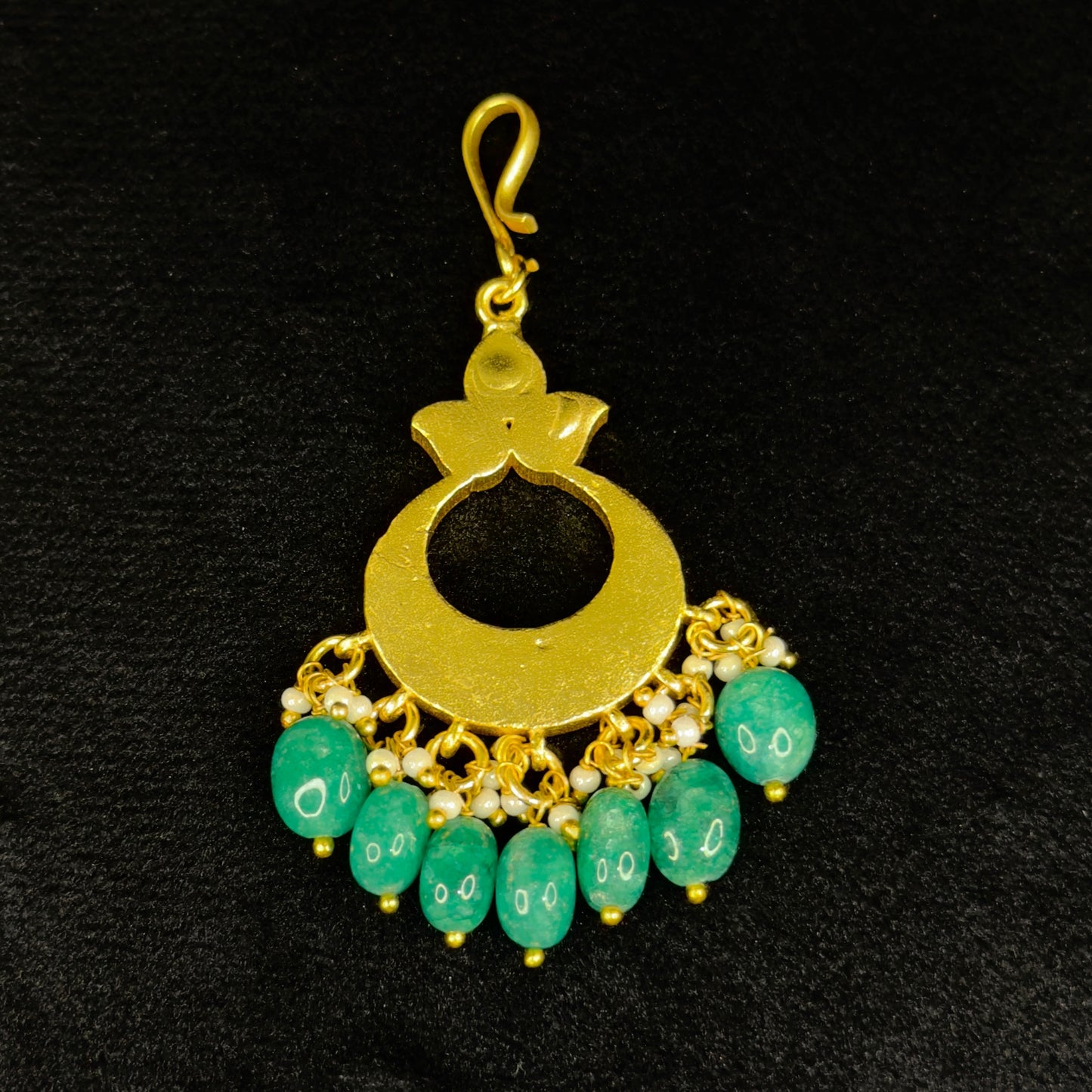 Classic Jadau Kundan Maangtika With Pearls And Green Beads