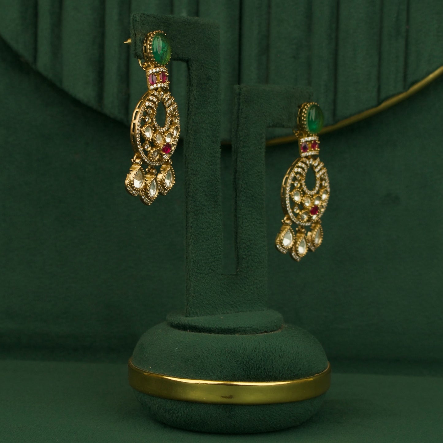 Sleek Kanti Style Victorian Fusion Necklace With Matching Earrings