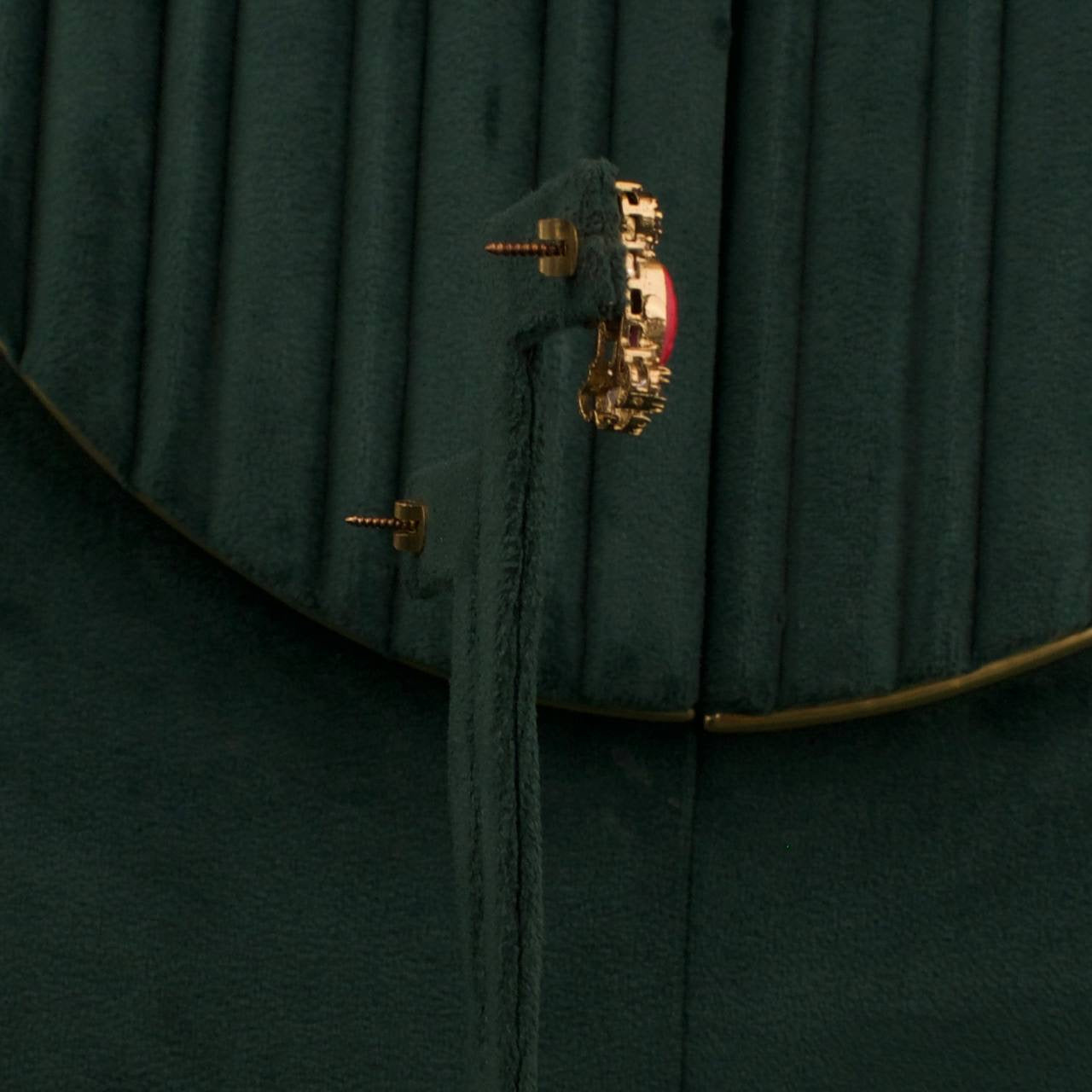 Sleek Chain Necklace With Mango Locket