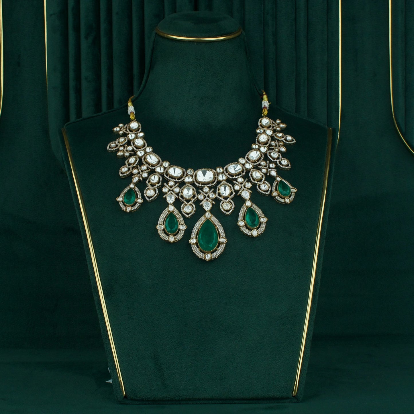 Majestic Emerald Teardrop Victorian Polki Necklace Set