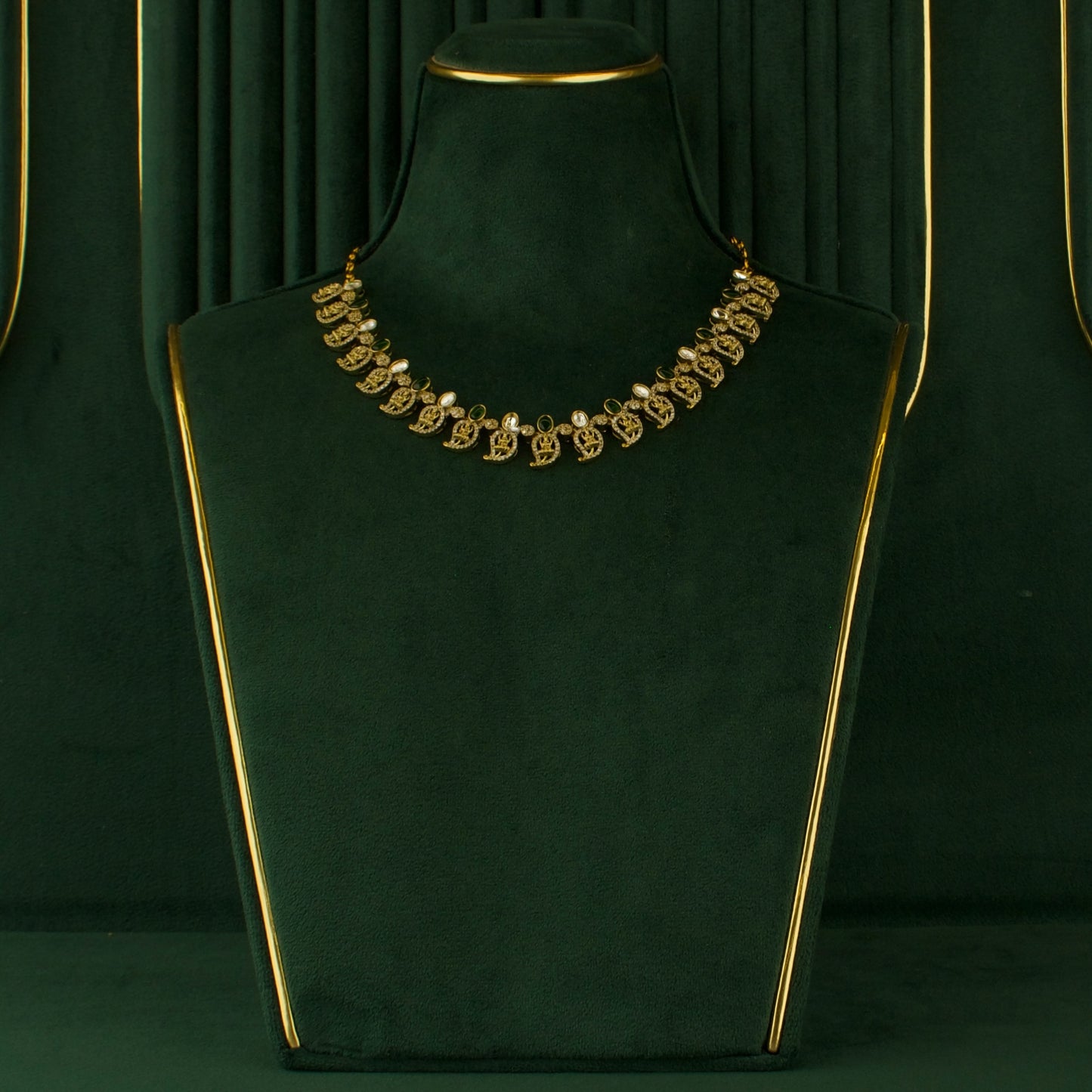 Sleek Mango Design Fusion Kundan & Polki Victorian Necklace Set