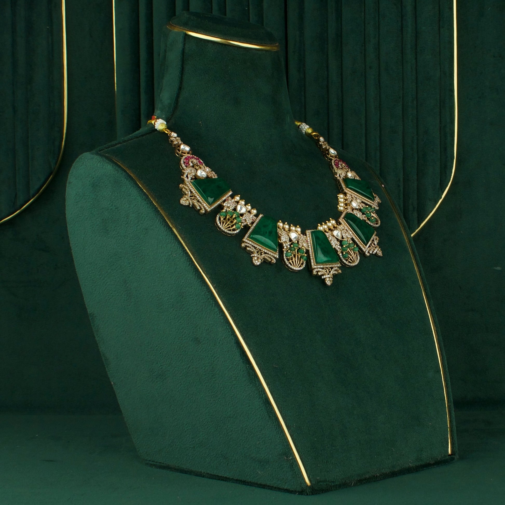 Big Emerald Stone Victorian Necklace Set With Earrings