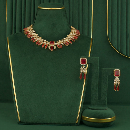 Majestic Victorian Short Necklace With Earrings