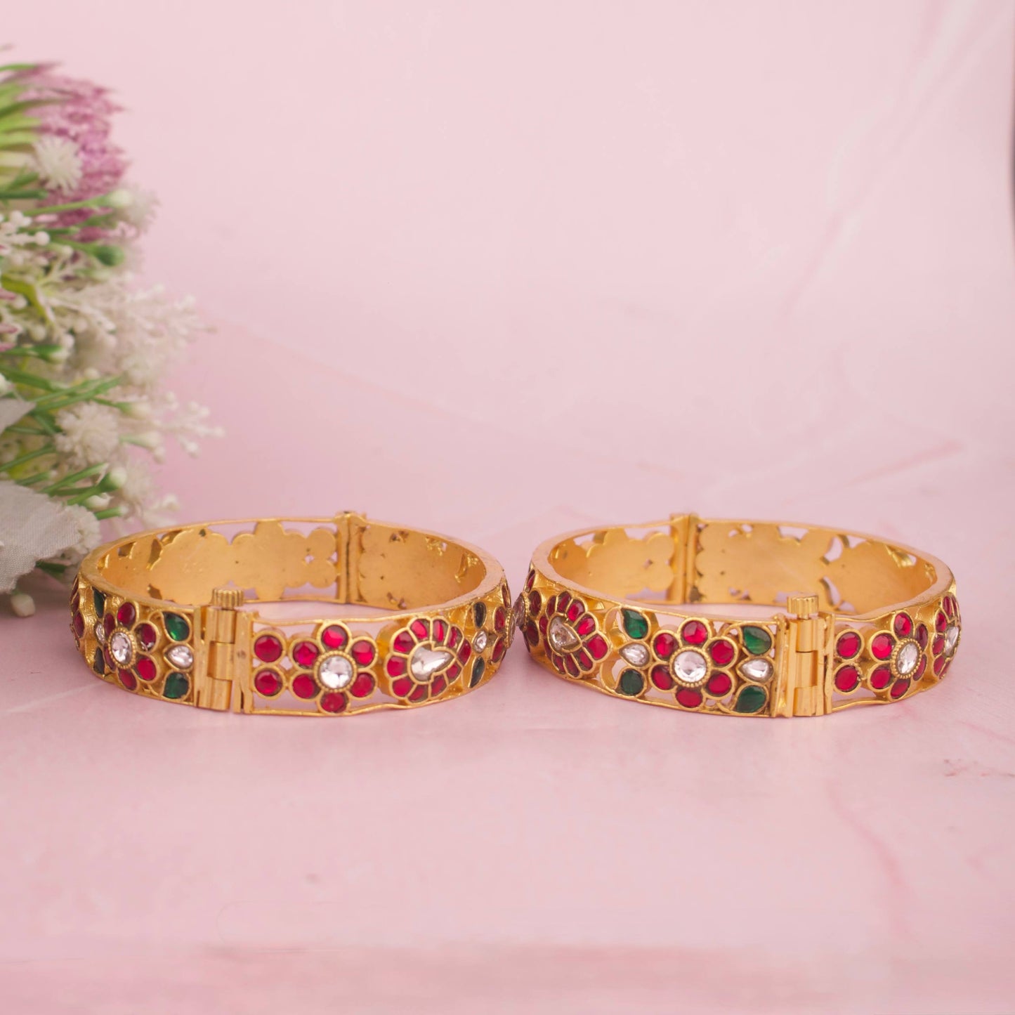 Designer Jadau Kundan Bangle With Floral Pattern