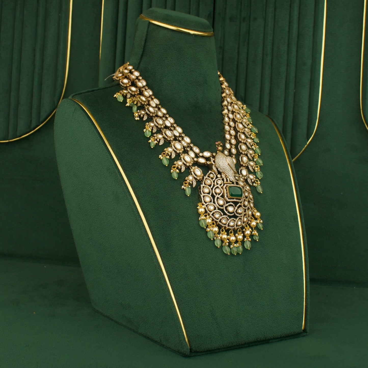 Bridal Edition : Victorian Necklace Set With Earrings