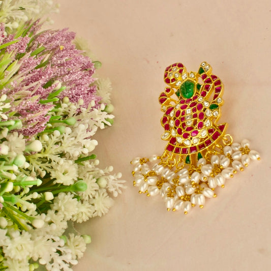 Graceful Design Jadau Kundan Locket with Guttapusalu Hanging