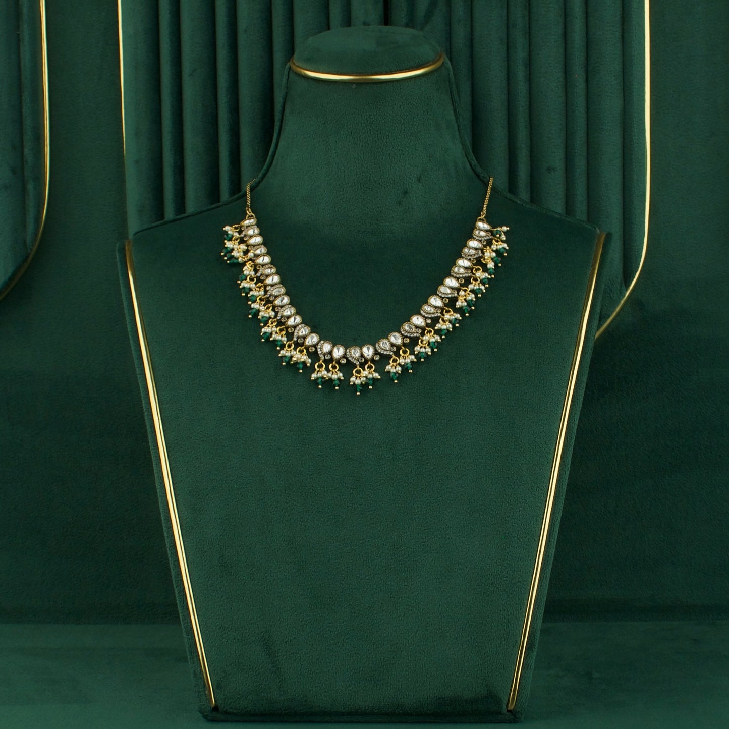 Elegant Splendor: Victorian Polki Short Necklace Set