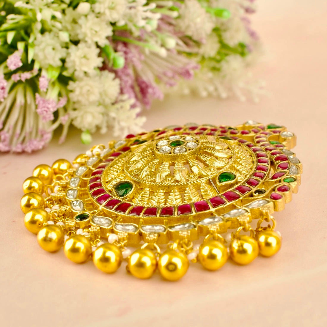 Captivating Floral Design Jadau Kundan Locket with Golden pearl