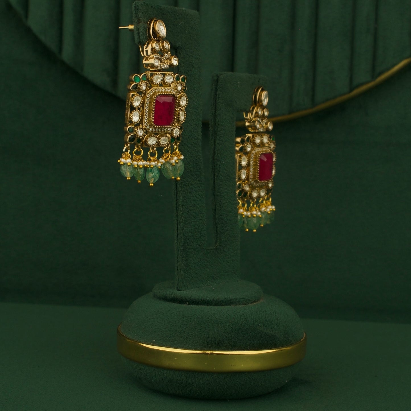 Dazzling Design Fusion Kundan & Polki Victorian Choker Set with Green Beads