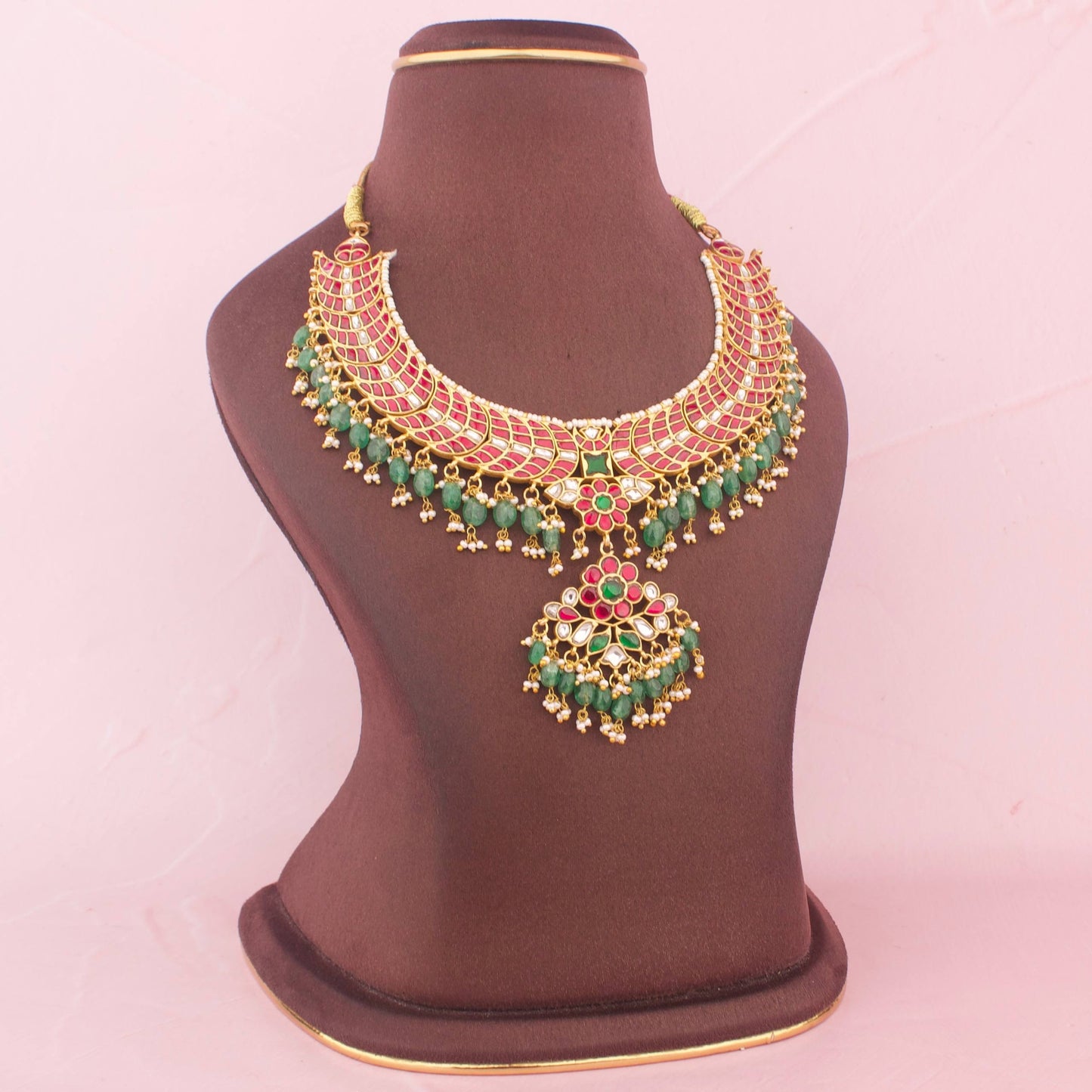 Elegant Jadau Kundan Necklace With Floral Pendant