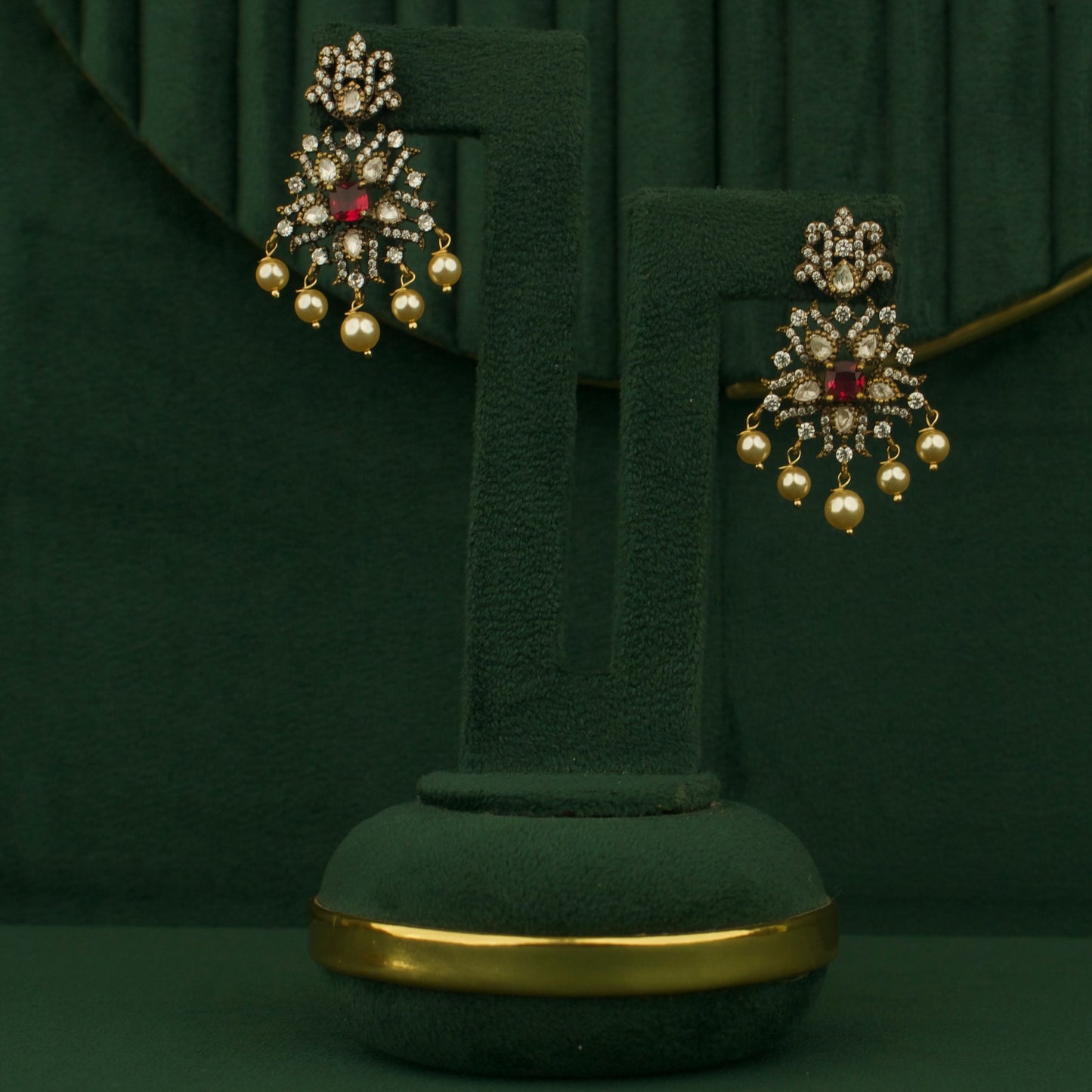 Radiant Design Fusion Kundan & Polki Victorian Short Necklace Set