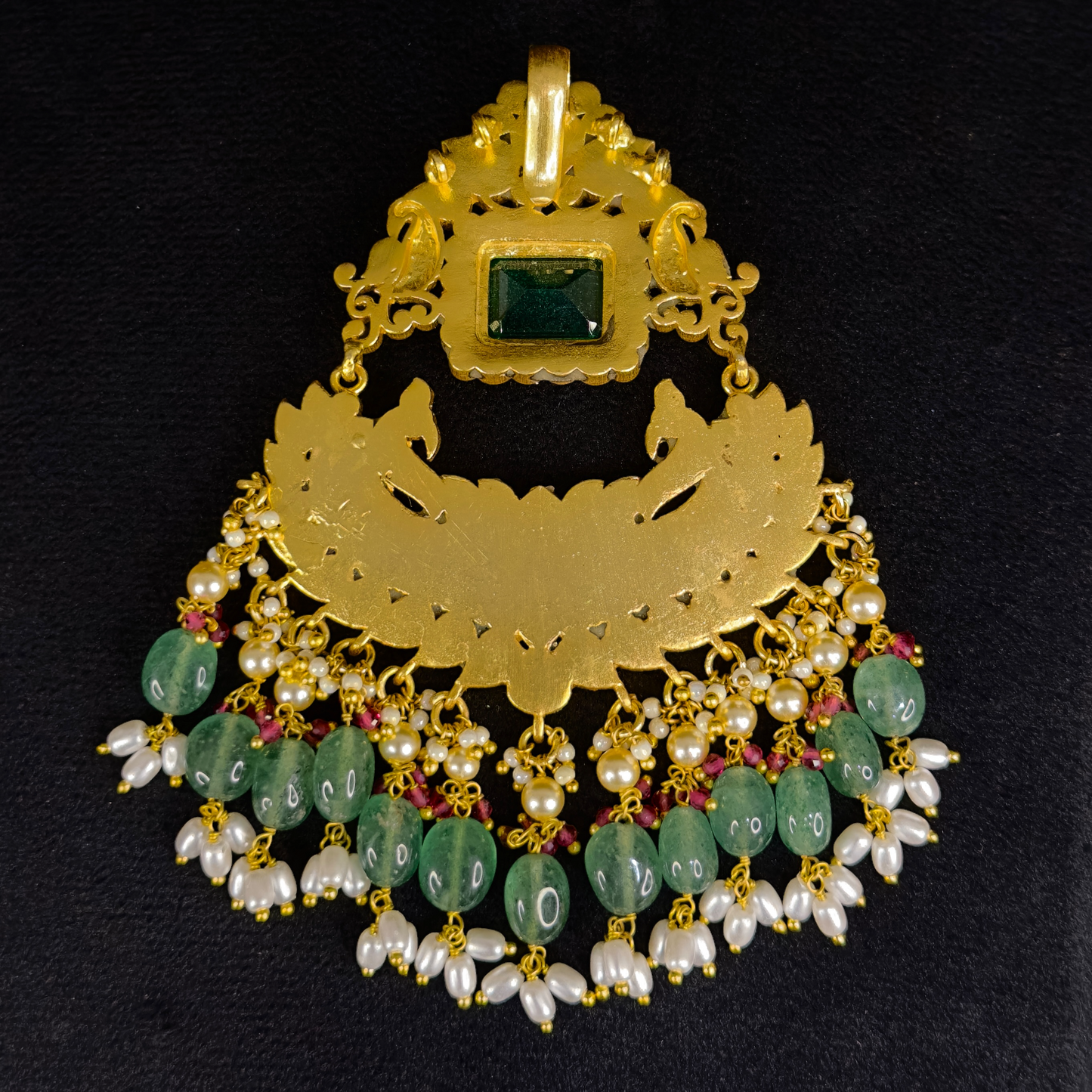 Majestic Emerald-Centered Jadau Kundan Pendant