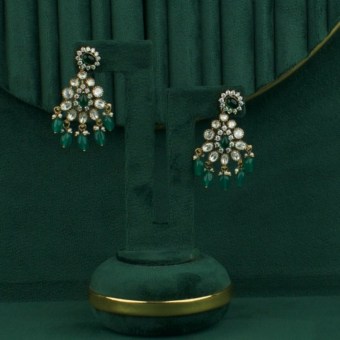 Sleek Victorian finish polki necklace set