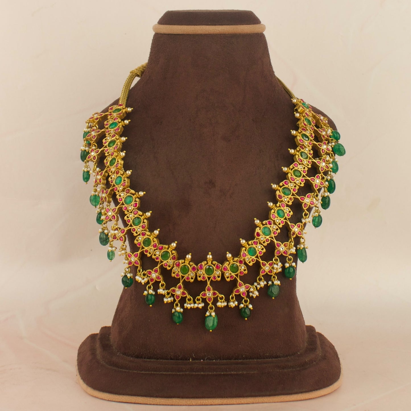 Sleek Floral Design Jadau Kundan Necklace with Beads