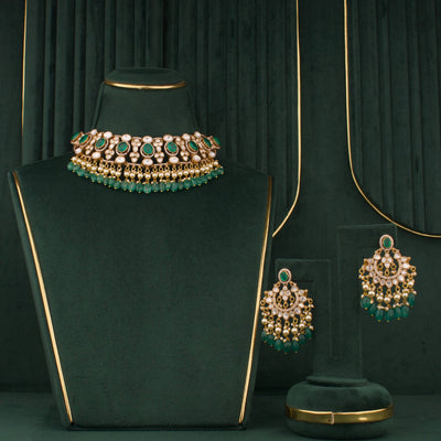 Elegant Victorian Emerald Choker With Earrings