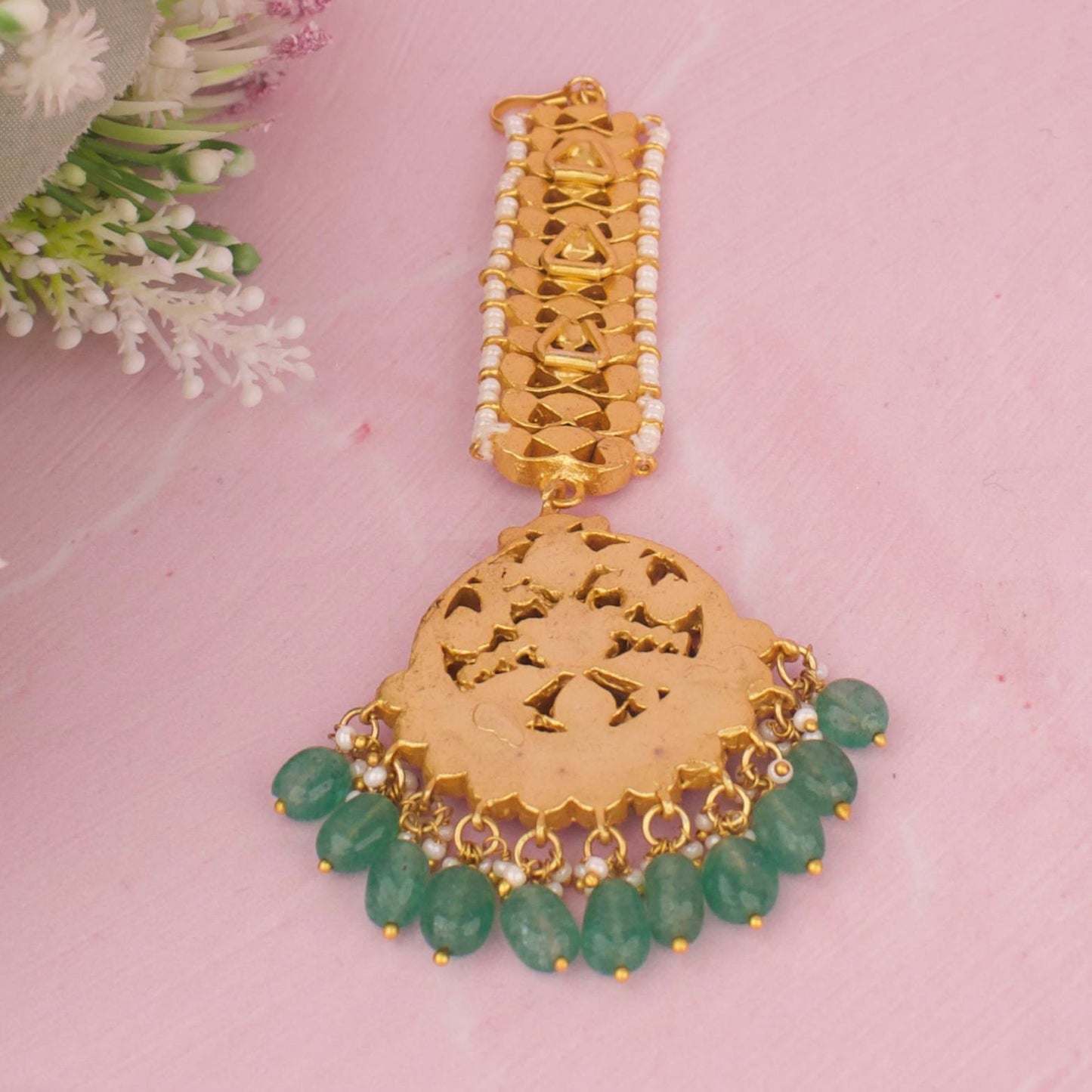 Bridal Jadau Kundan Maang Tikka With Emerald Green Beads