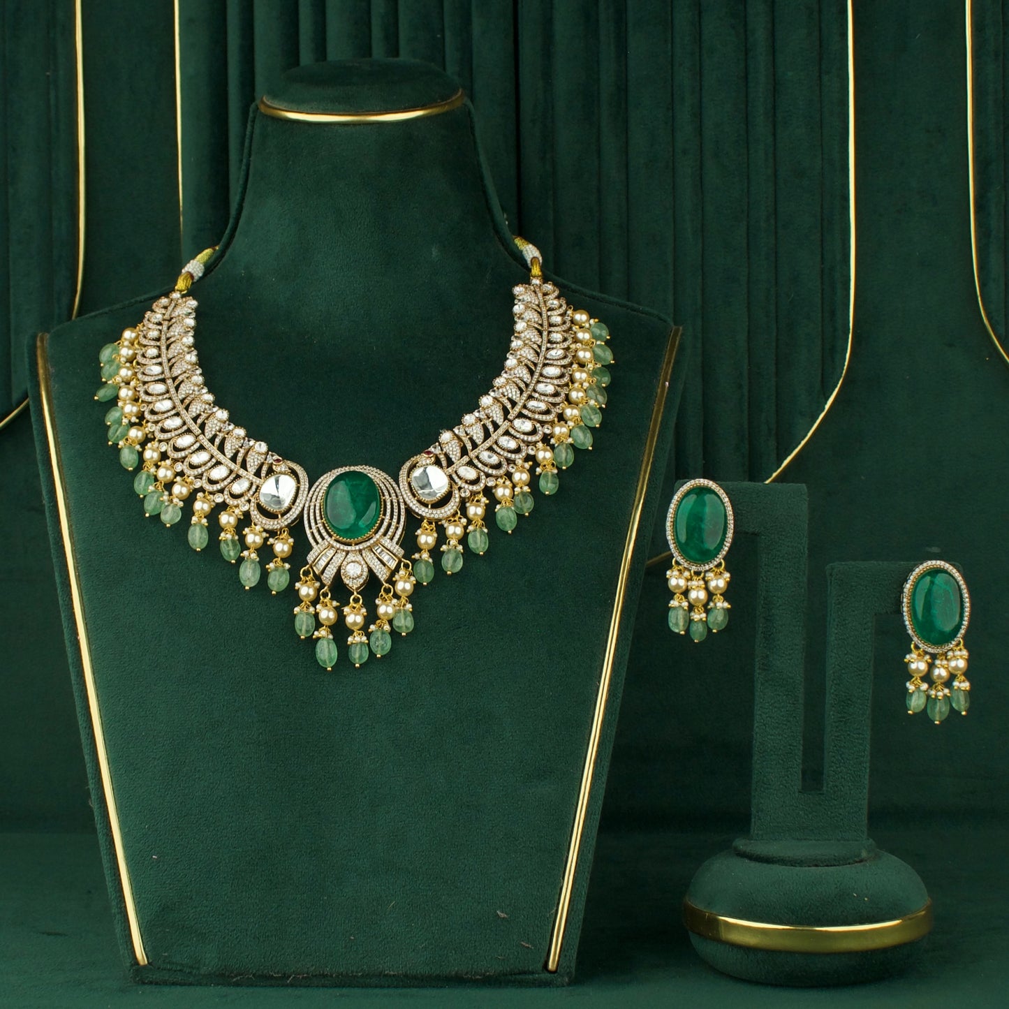 Classic Emerald Stone Polki Necklave Set