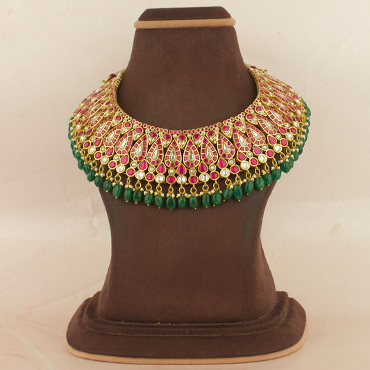 Bridal Glorious Design Jadau Kundan Short Necklace with Green Beads
