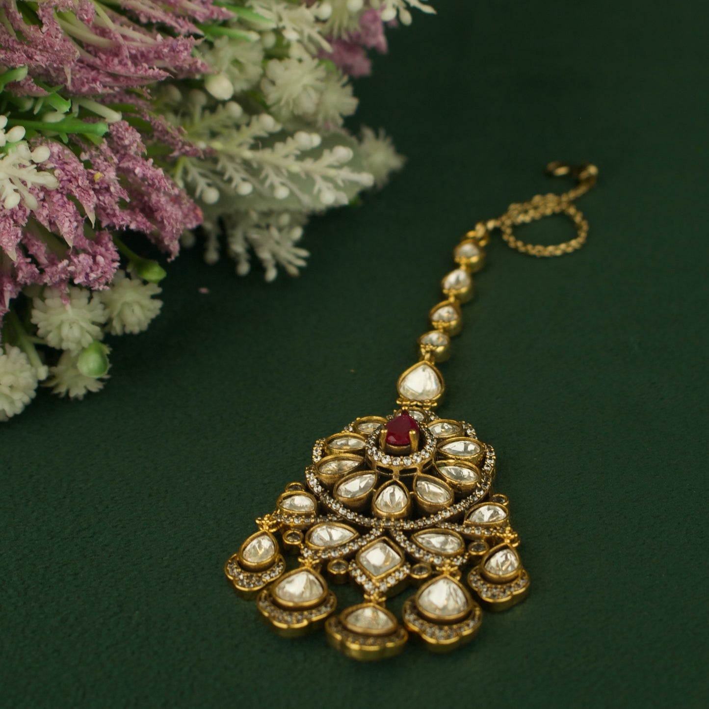 Regal Victorian Mangtikka With Polki Droplets