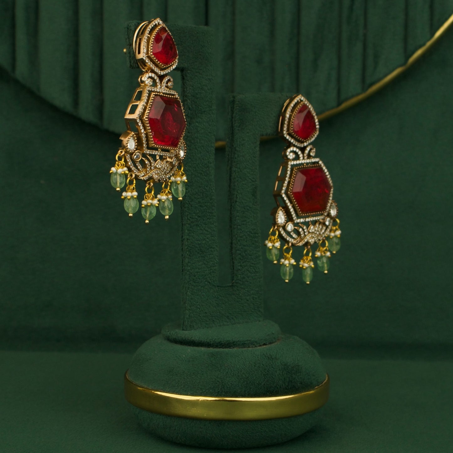 Victorian Design Big Stone Necklace With Matching Earrings