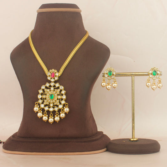 Charming Jadau Kundan Nantad style Short Necklace with Earrings