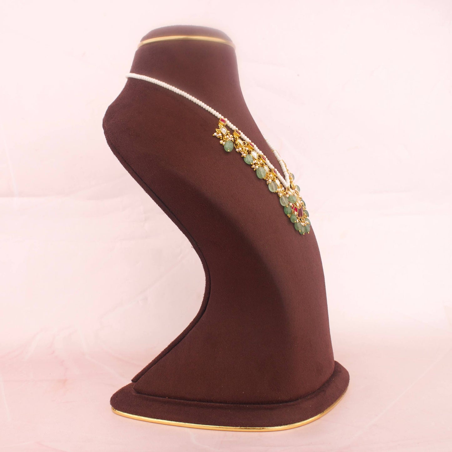 Sleek Jadau Kundan Pearl Short Necklace