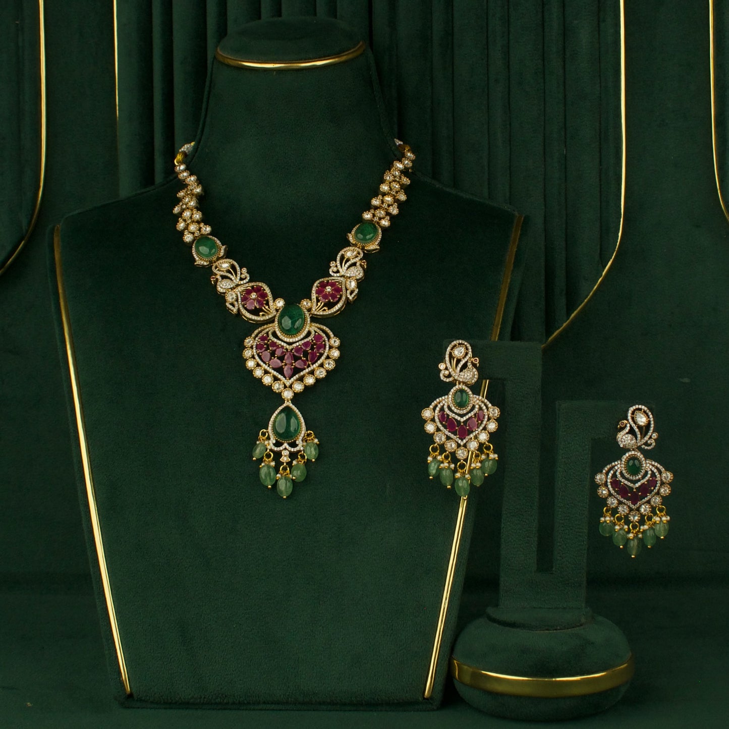 Sleek Royal Elegance Fusion Kundan & Polki Victorian Necklace Set
