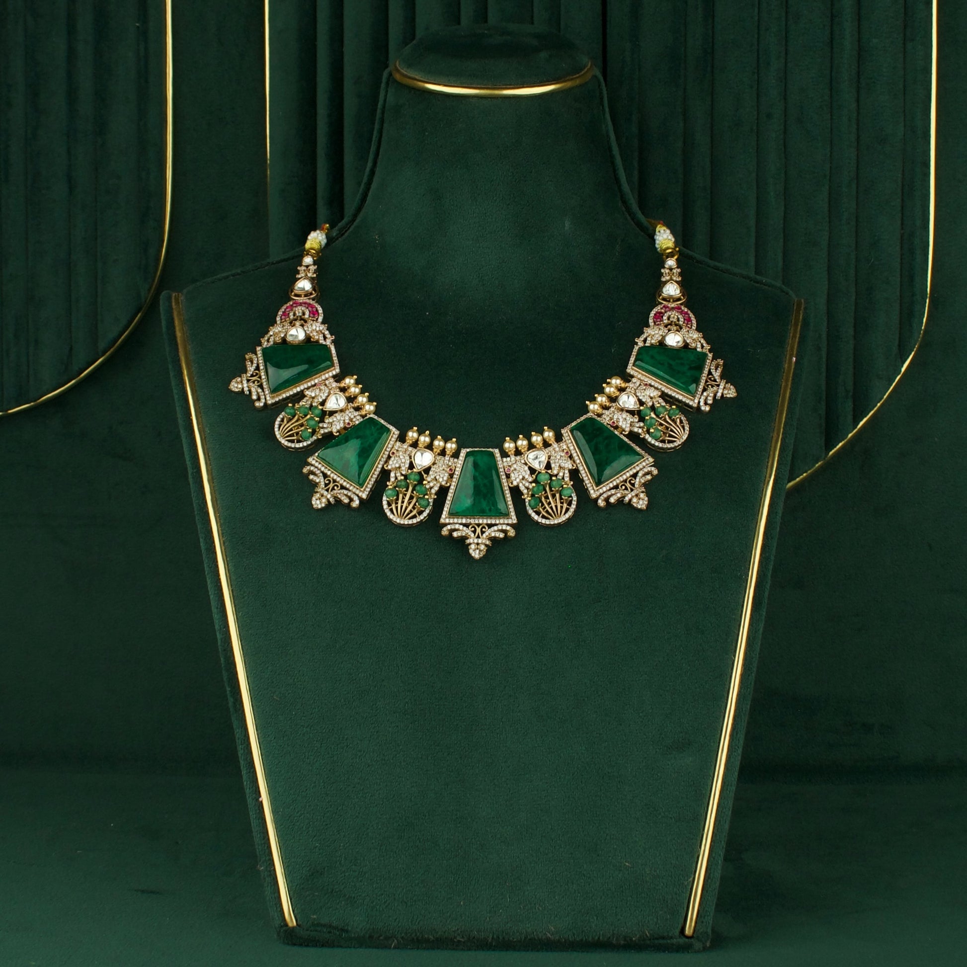 Big Emerald Stone Victorian Necklace Set With Earrings