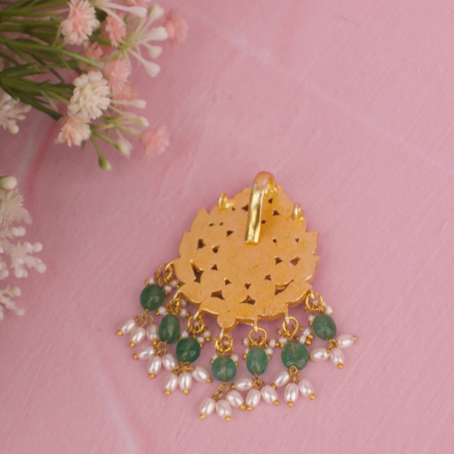 Floral Shaped Jadau Kundan Pendant With Beads & Pearl As Hanging