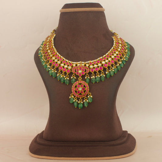 Sparkling Design Jadau Kundan Short Necklace With Green Beads Hangings