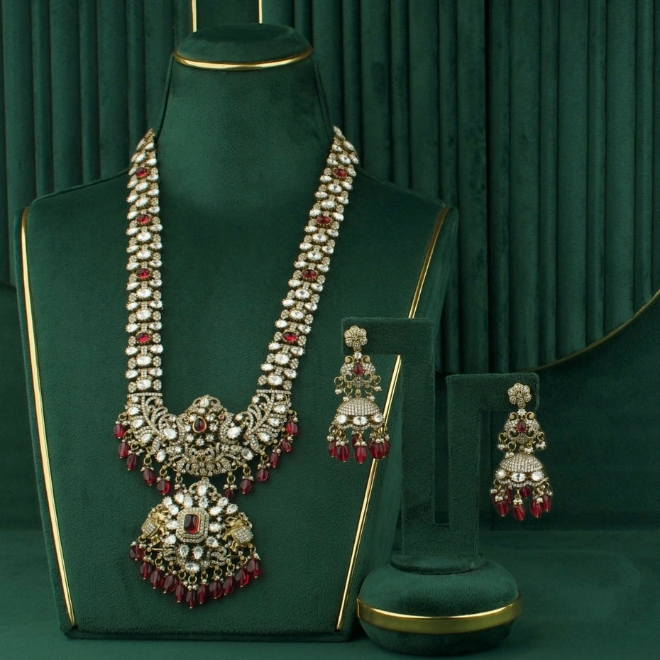 Royal Opulence: Victorian Necklace Set