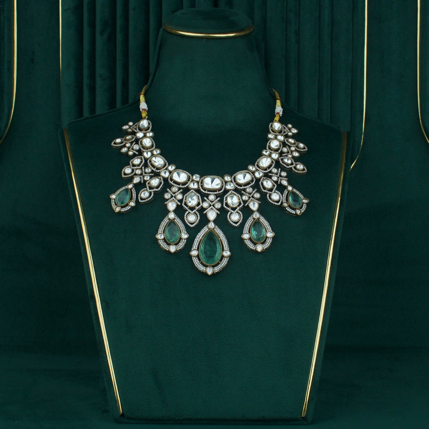 Majestic Emerald Teardrop Victorian Polki Necklace Set