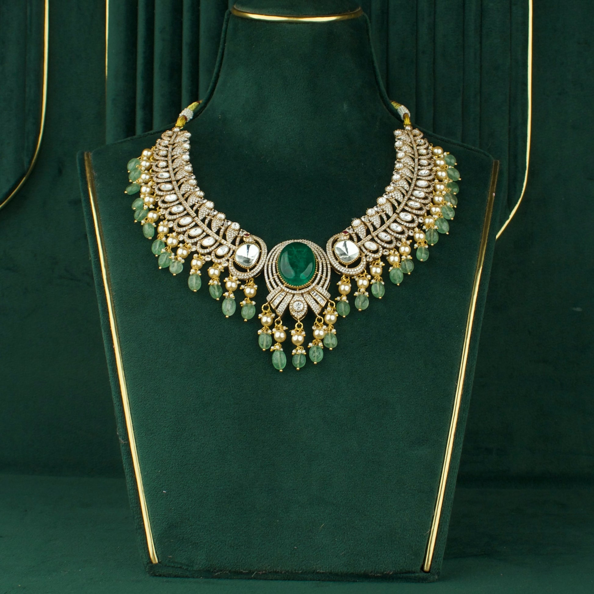 Classic Emerald Stone Polki Necklave Set