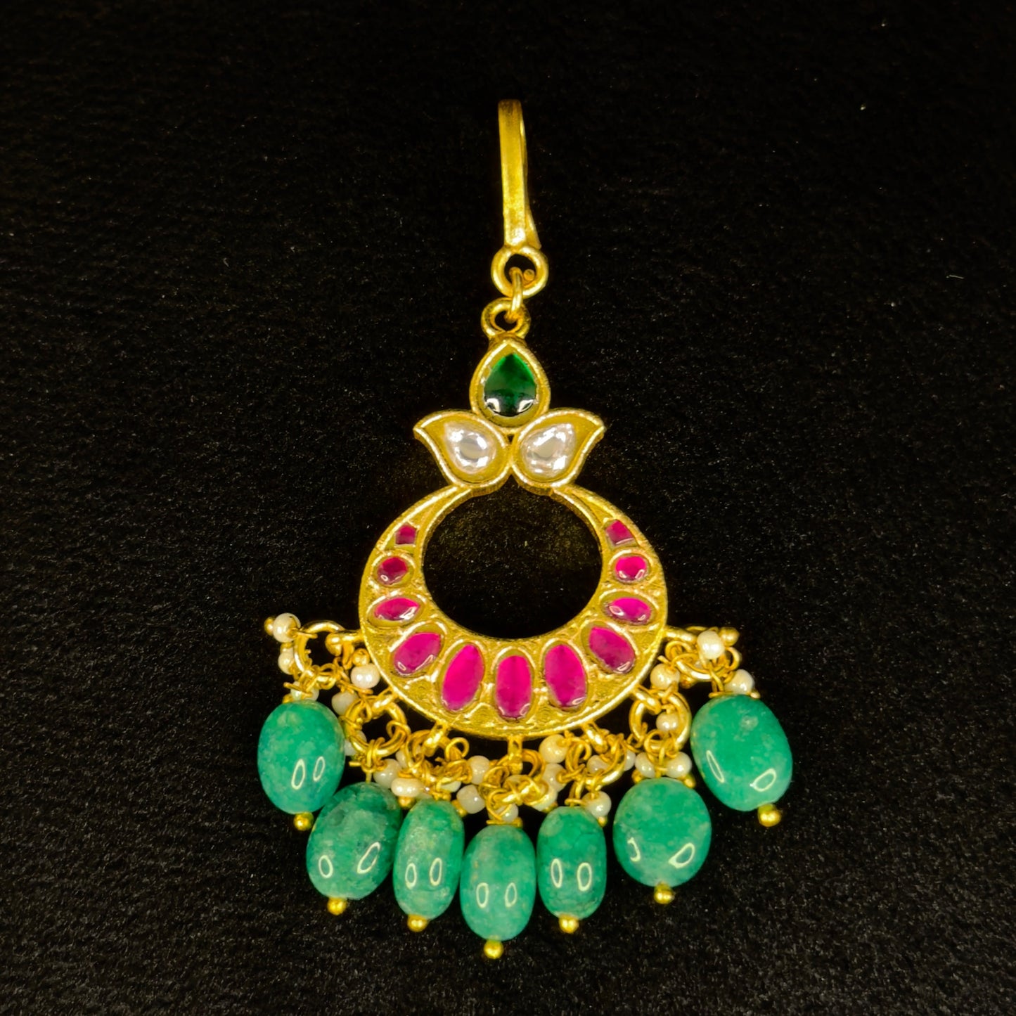 Classic Jadau Kundan Maangtika With Pearls And Green Beads