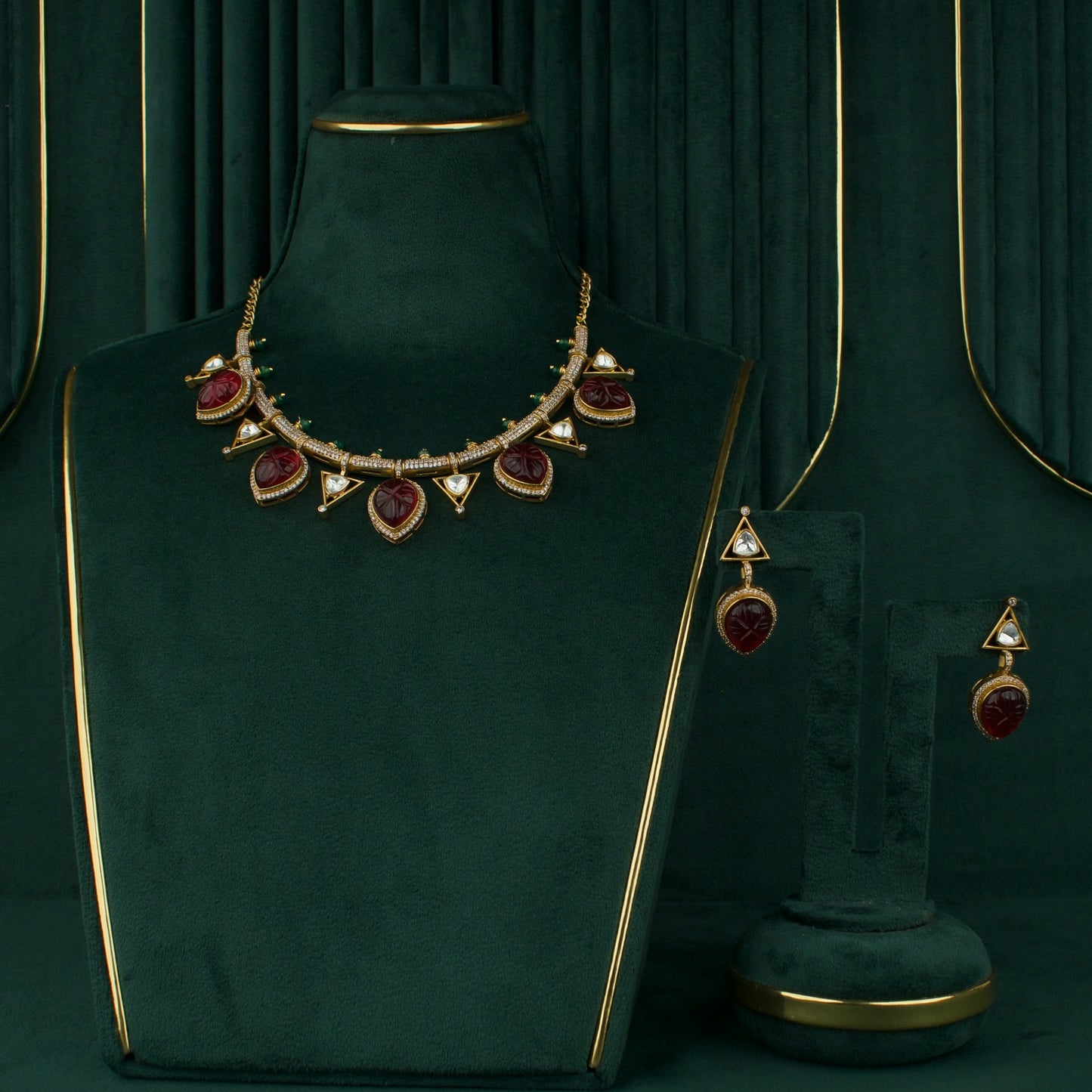 Enchanting Leaf Motif Victorian Polki Necklace Set