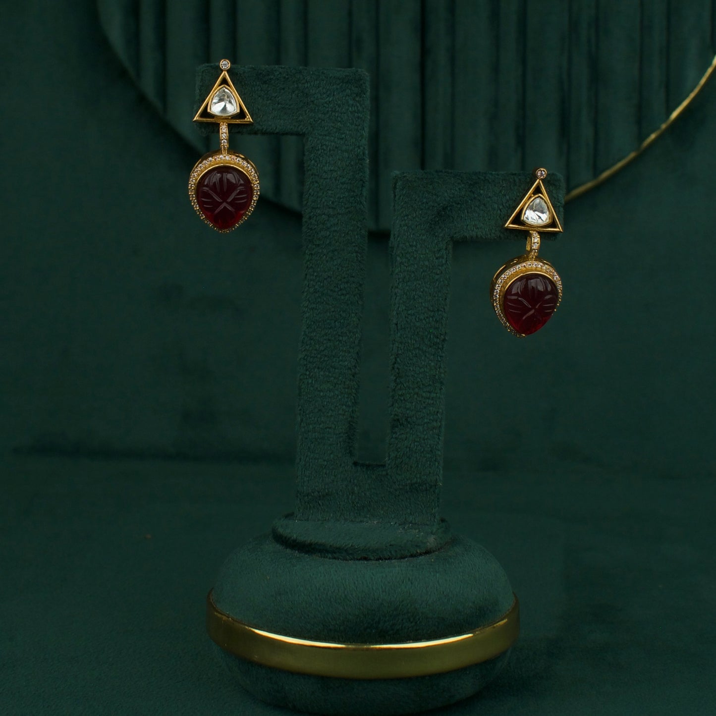 Enchanting Leaf Motif Victorian Polki Necklace Set