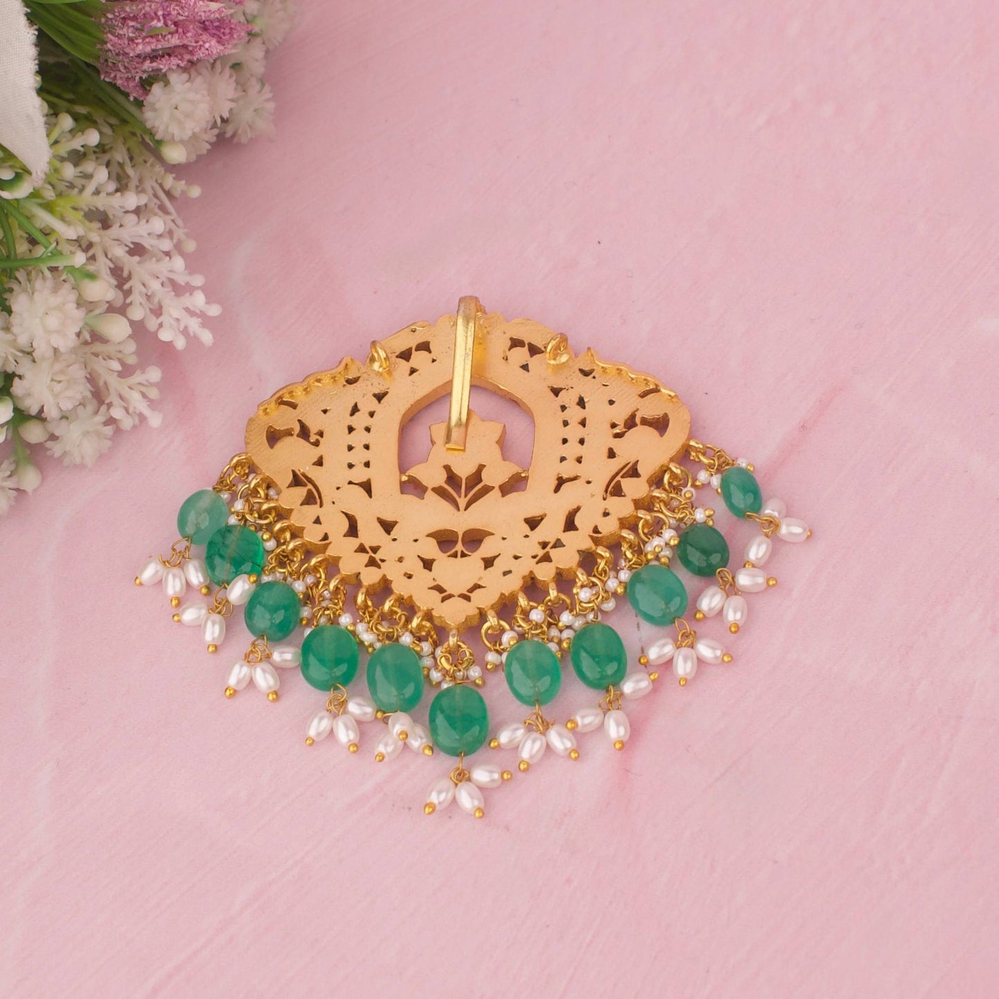 Classic Jadau Kundan Pendant With Intricate Floral Work