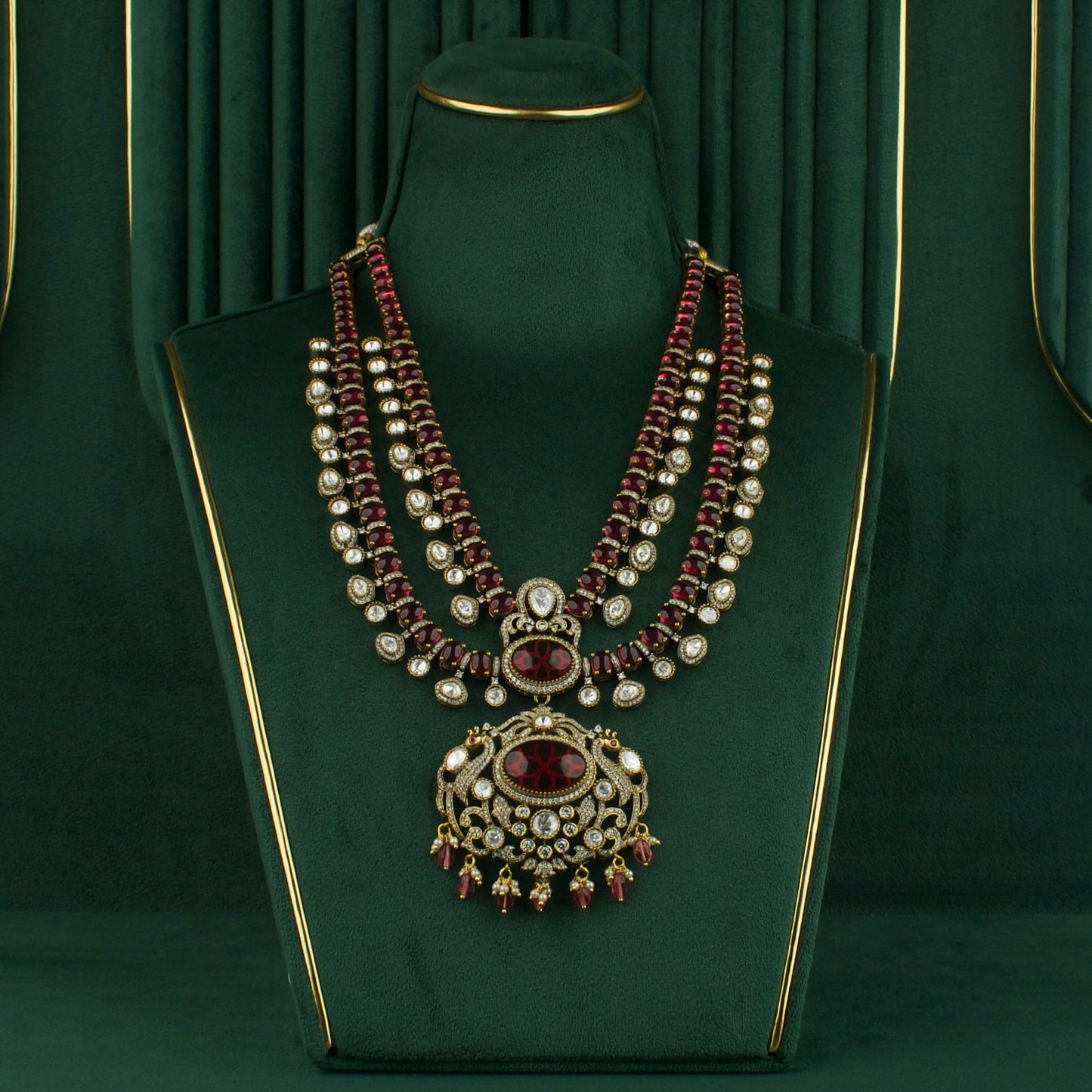 Opulent Radiance: Victorian Necklace Set with Earrings