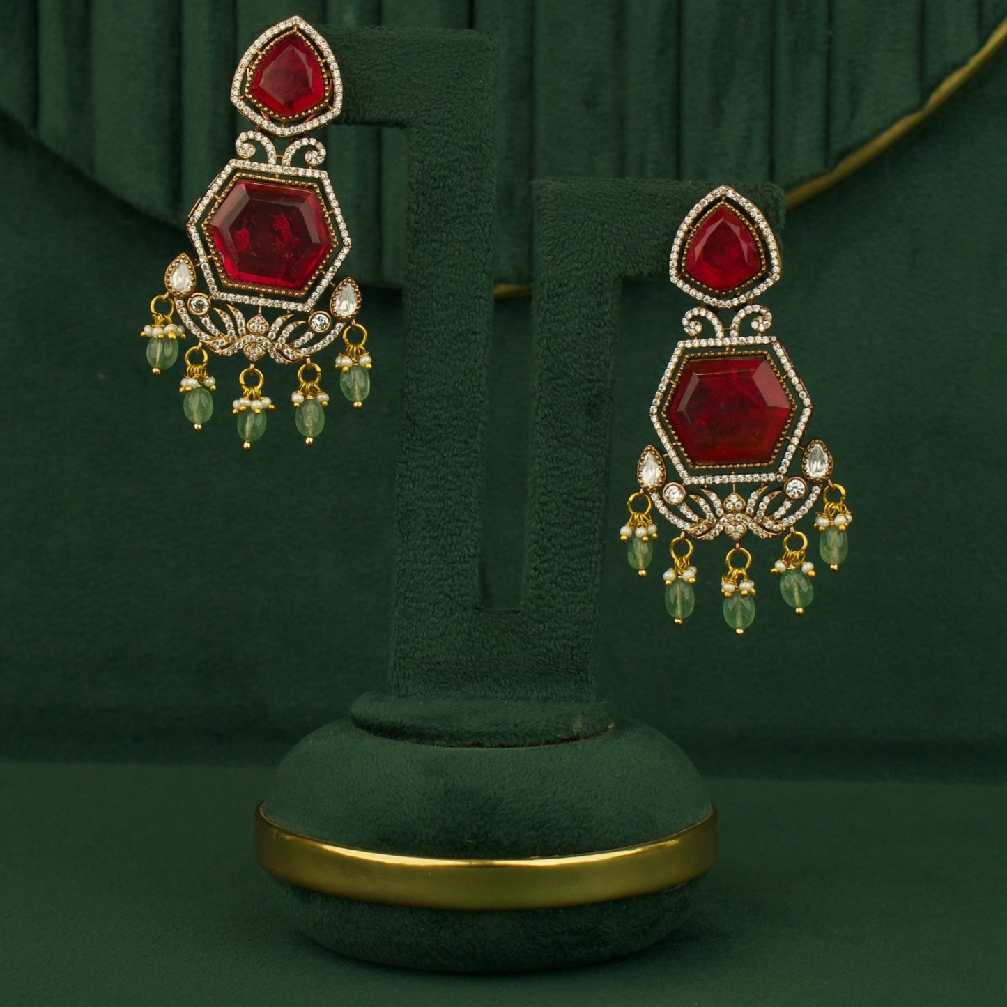 Victorian Design Big Stone Necklace With Matching Earrings