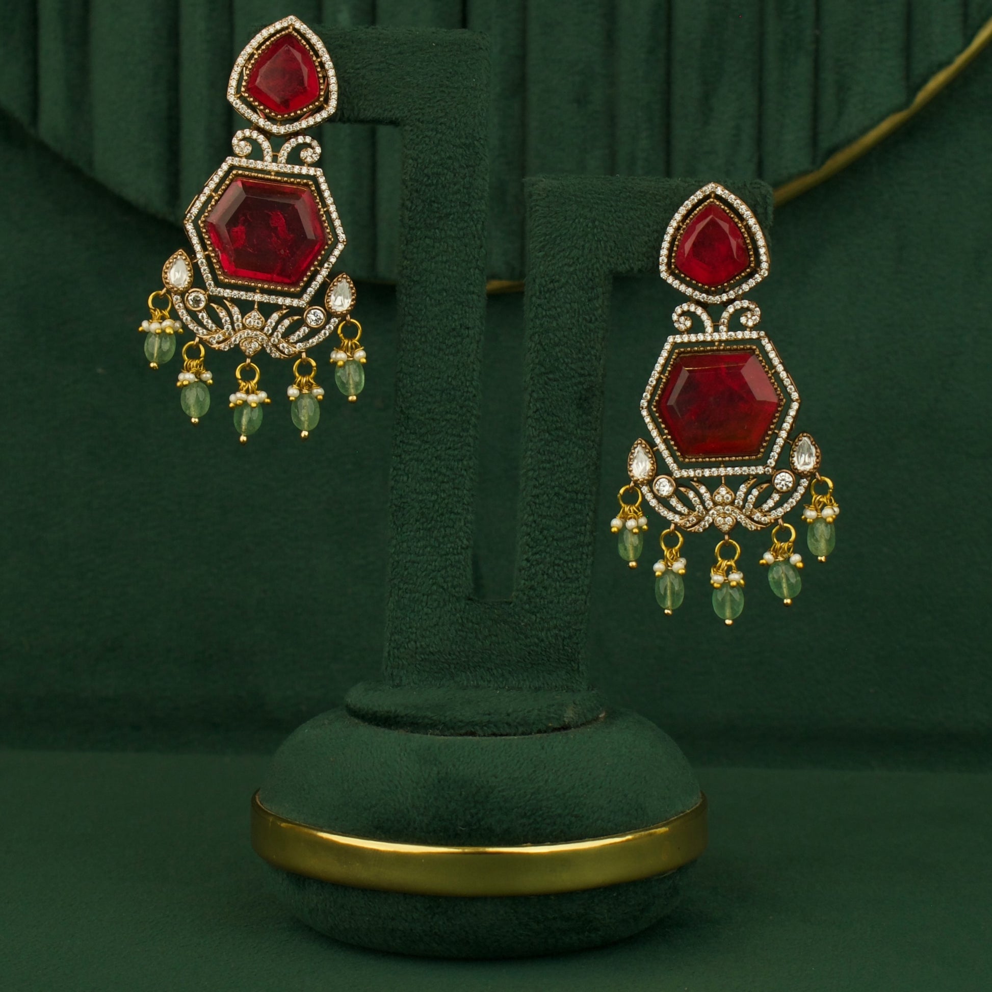 Victorian Design Big Stone Necklace With Matching Earrings