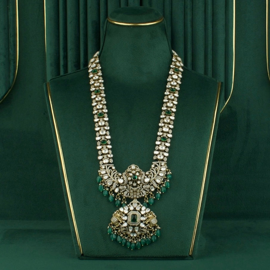 Royal Opulence: Victorian Necklace Set