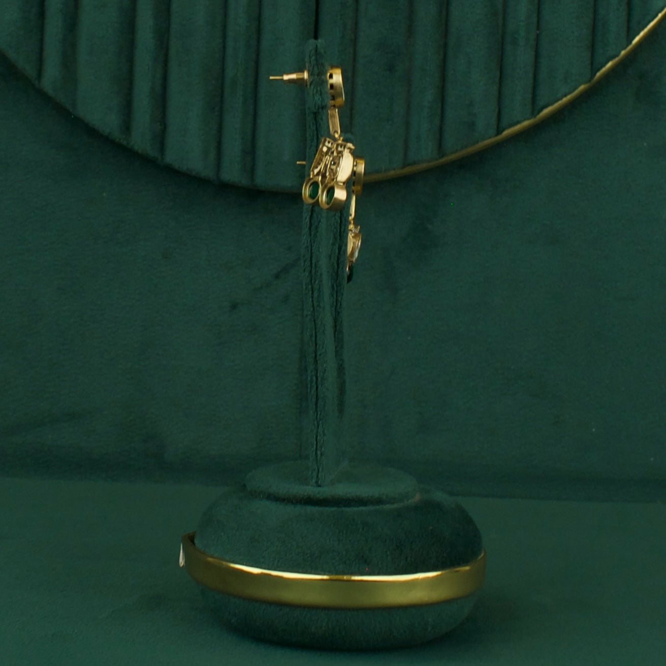 Sleek Fusion Kundan & Polki Mehandi Short Necklace With Matching Earrings