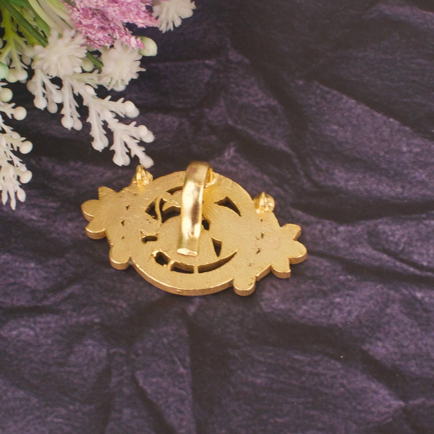 Exquisite Jadau Kundan Pendant Mini Locket