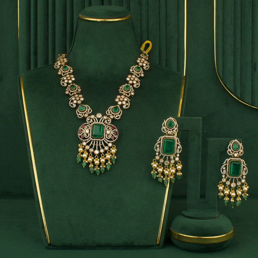 Elegant Victorian Necklace With Matching Earrings