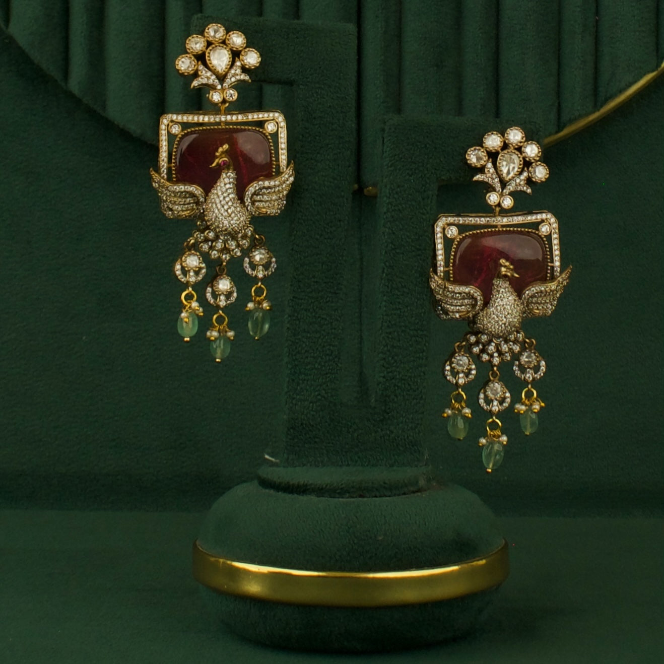 Grand intricate Design Fusion Kundan & Polki Victorian Necklace with Matching Earrings