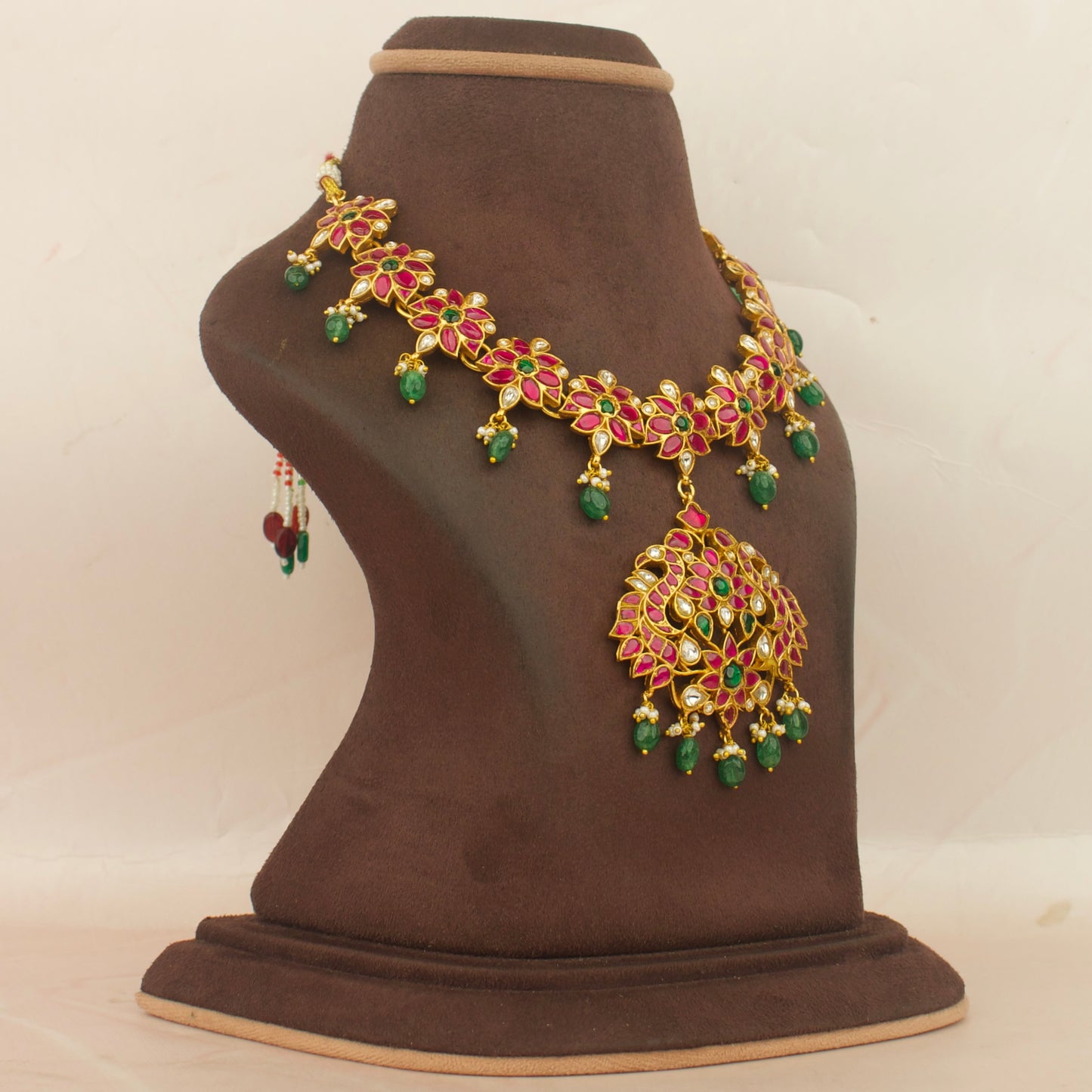 Refined Jadau Kundan Peacock Design Short Necklace