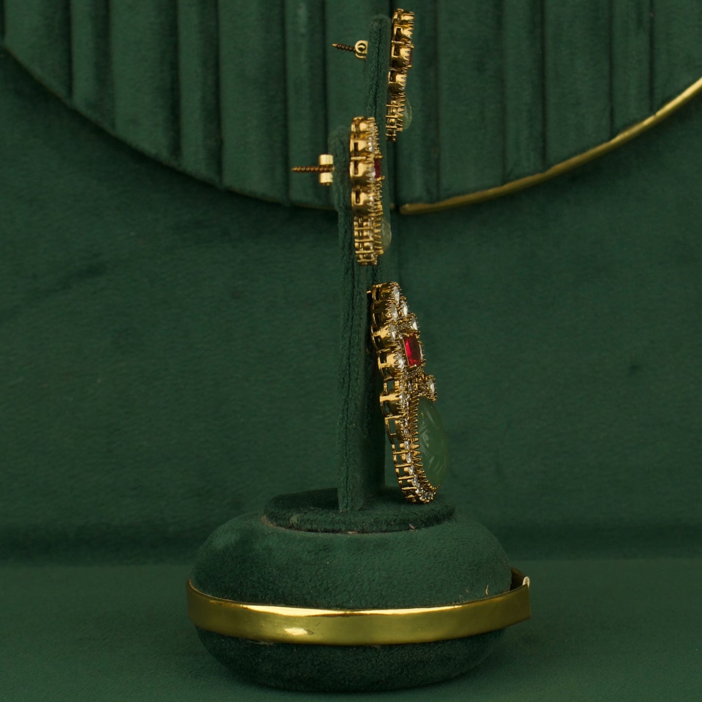 Classic Victorian Pendant Set With Stone Carving