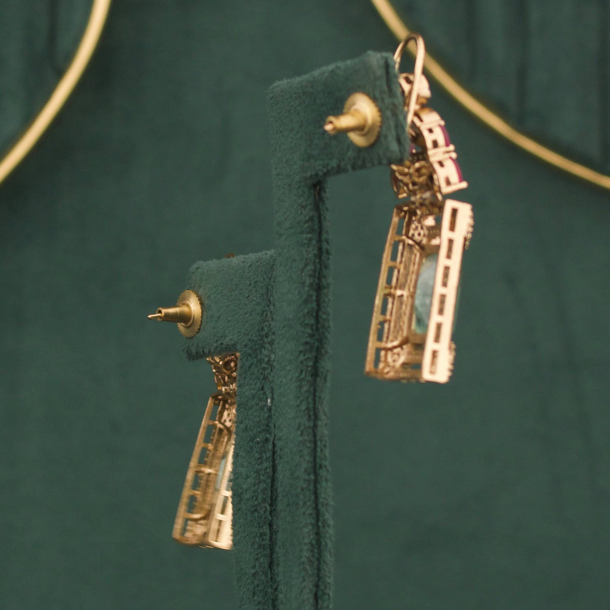 Regal Splendor: Victorian Choker Necklace Set