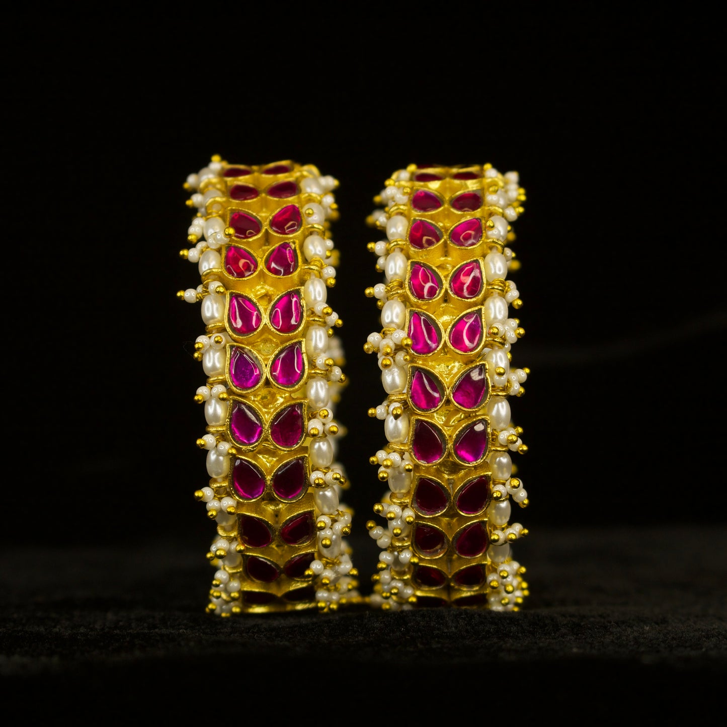 Jadau Kundan Red Pearl Bangle (Standing Angle)